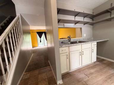 Main picture of 576 E Graham Pl