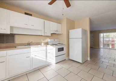 Main picture of 420 E Park Ave