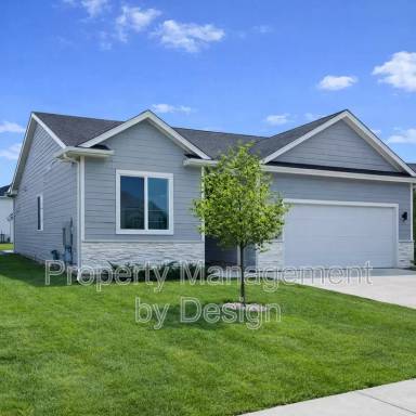 Main picture of 835 SE Booth Ave