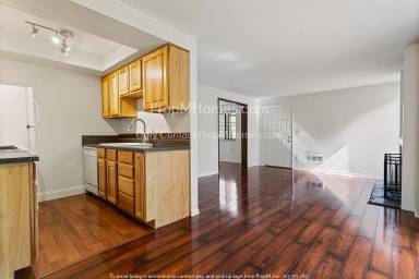 Main picture of 13 Crestfield Ct