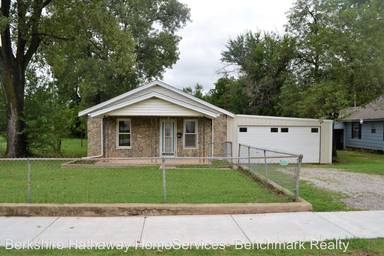 Main picture of 703 W Locust St