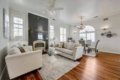 Main picture of 321 Acacia Ave