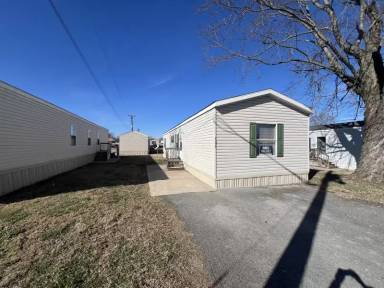 Main picture of 121 Plum St