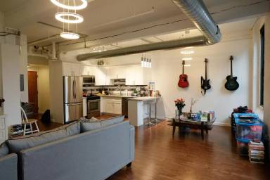 Main picture of 150 Chestnut St