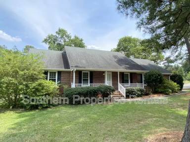 Main picture of 21 Pineridge Dr