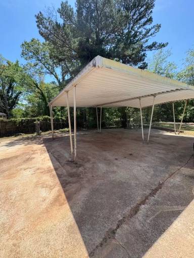 Main picture of 636 Old Augusta Rd