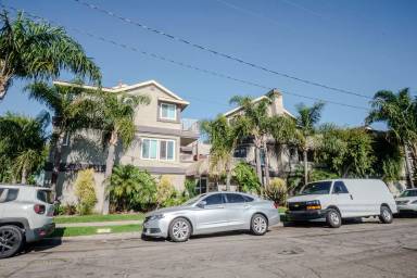 Main picture of 1190 Newport Ave
