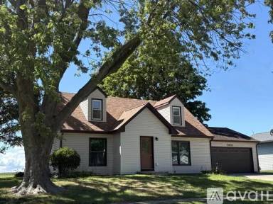 Main picture of 1901 Kenny Ave