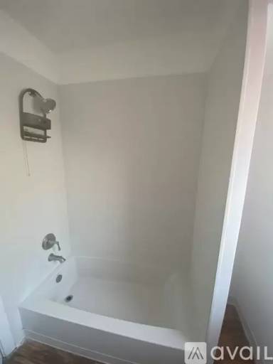 Main picture of 5120 W Iowa St