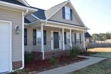 Main picture of 176 Leggett Dr