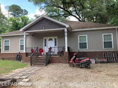 Main picture of 211 N Lipona Rd