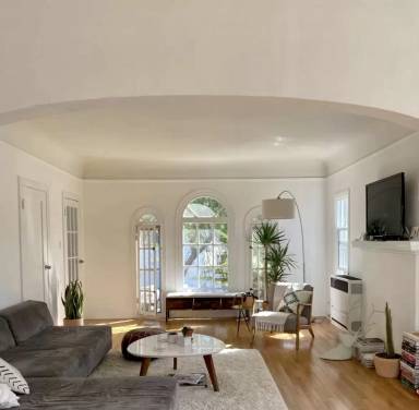 Main picture of 735 1/2 N Hayworth Ave