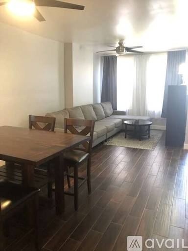 Main picture of 2039 Mountain St