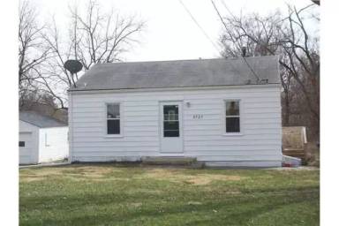 Main picture of 2727 E Douglas Ave