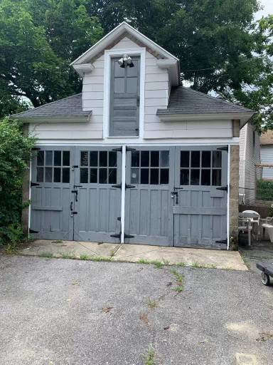 Main picture of 47 Maywood St