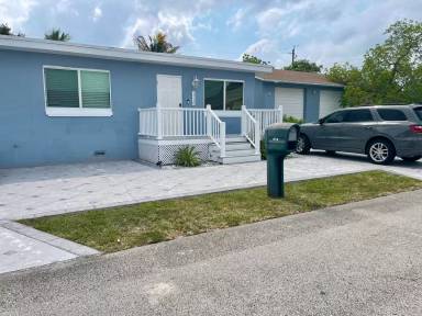 Main picture of 1710 SW 98th Ter
