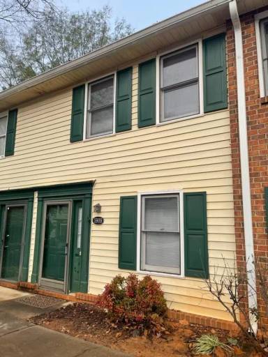 Main picture of 5902 King Charles Ct