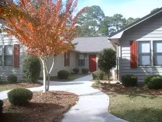 Main picture of 1002 Bay St