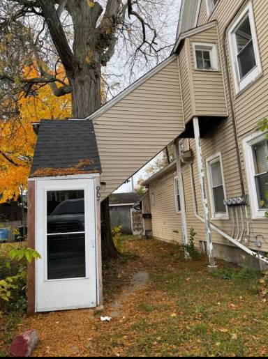 Main picture of 909 N Capitol Ave