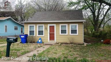 Main picture of 1738 N Jefferson St