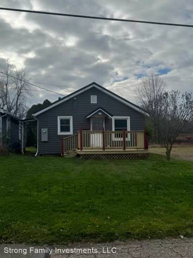 Main picture of 321 E Railroad St
