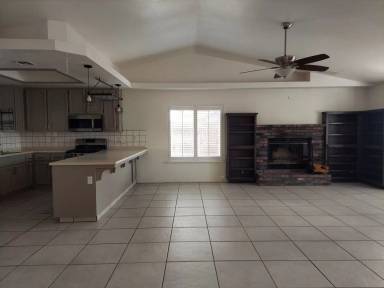 Main picture of 1128 W Robert Ave