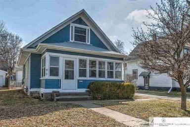 Main picture of 2125 S 35th Ave