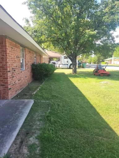 Main picture of 305 Sierra Vista Dr