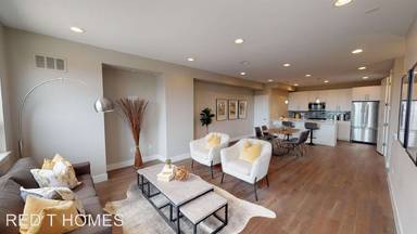 Main picture of 445 S Forest St