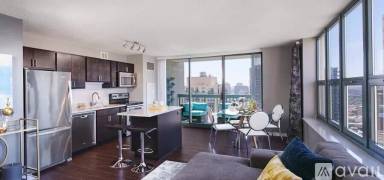 Main picture of 720 N Dearborn St