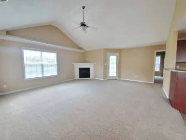 Main picture of 102 Kennedy Dr