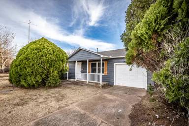 Main picture of 2218 NW Pollard Ave