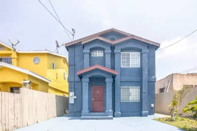 Main picture of 12506 S Mona Blvd