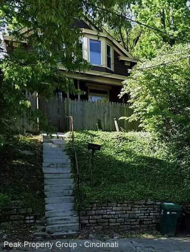 Main picture of 635 Straight St
