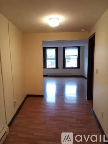 Main picture of 222 S Peterboro St