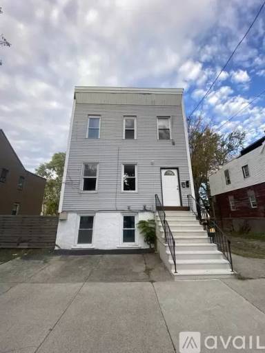 Main picture of 585 Clinton Ave