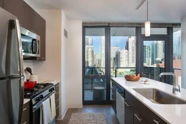 Main picture of 660 N Wells St