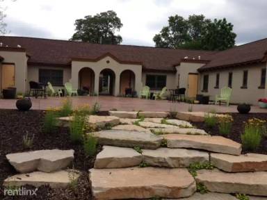 Main picture of 120 Eastern Ave SE