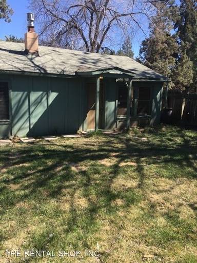 Main picture of 410 SE Edgewater Ln
