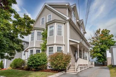 Main picture of 123 Russell St