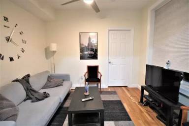 Main picture of 1017 Tremont St