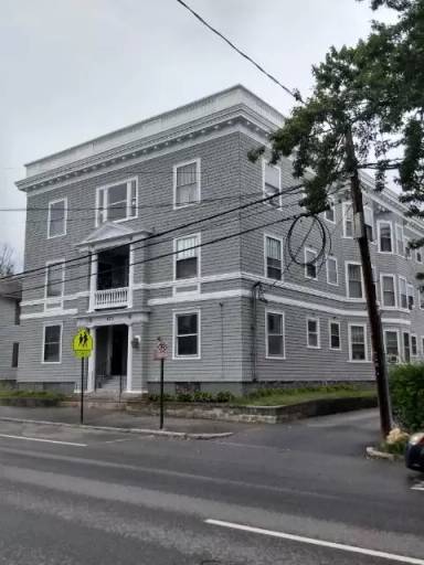 Main picture of 471 Maple St