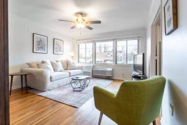 Main picture of 2020 Beech Ave