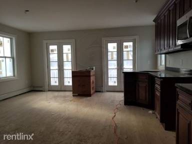 Main picture of 21 Cherry St
