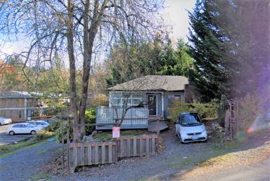 Main picture of 5124 SW 45th Ave