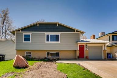 Main picture of 6628 W Kenyon Ave
