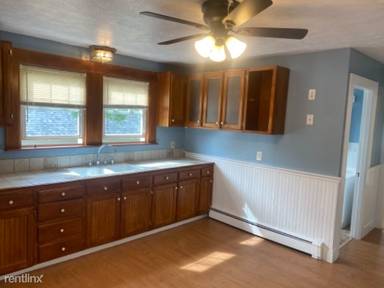Main picture of 19 Victory Ave