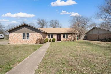 Main picture of 735 Dayton Dr