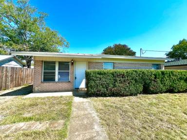 Main picture of 1004 3rd St