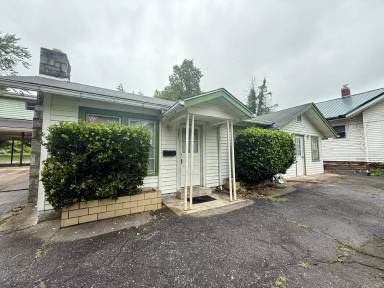 Main picture of 321 W Allen St